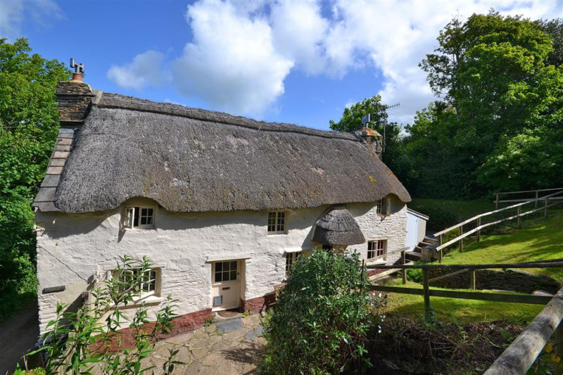 Welcome to Langford Down Cottage, nestled amongst quiet Devon countryside.
